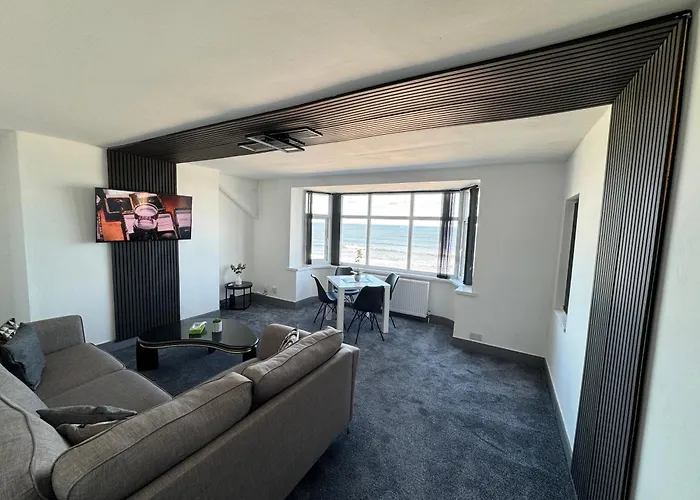 Seaviews Apartment 1, Whitley Bay Sea Front